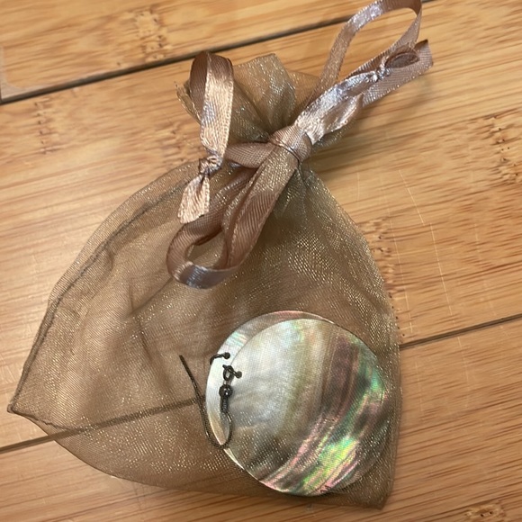 Abolone Earrings Iridescent Shell round bohemian Earrings - Picture 8 of 8